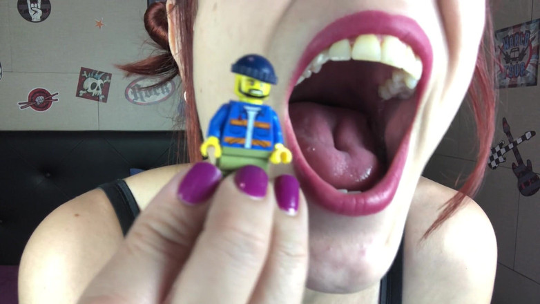 Candystart Videos: Obryně jí fetiš