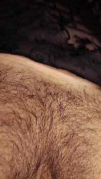 100% zralá 50letá amatérská žhavá anální sex orgasmus kape z zadku - creampie do kundičky - výstřik - anální creampie.