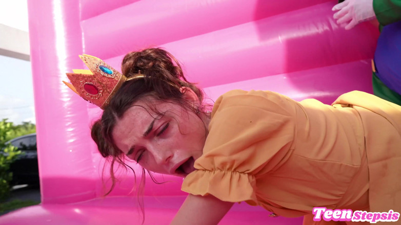 Teen StepSis: Luigi Fucks Princess Peach in the Bouncy Castle