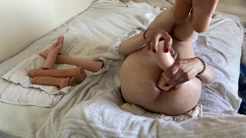 Blackthursday: Dildo Eğlencesi