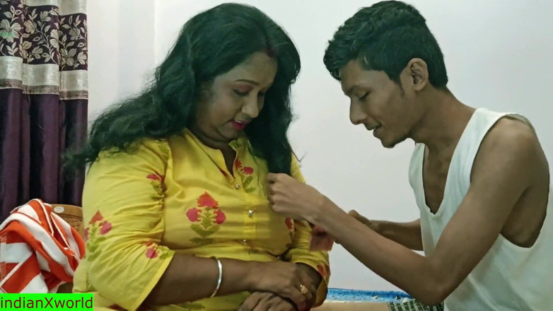 Indian Xshot: Devar ve yenge inanılmaz ateşli seks yapıyor