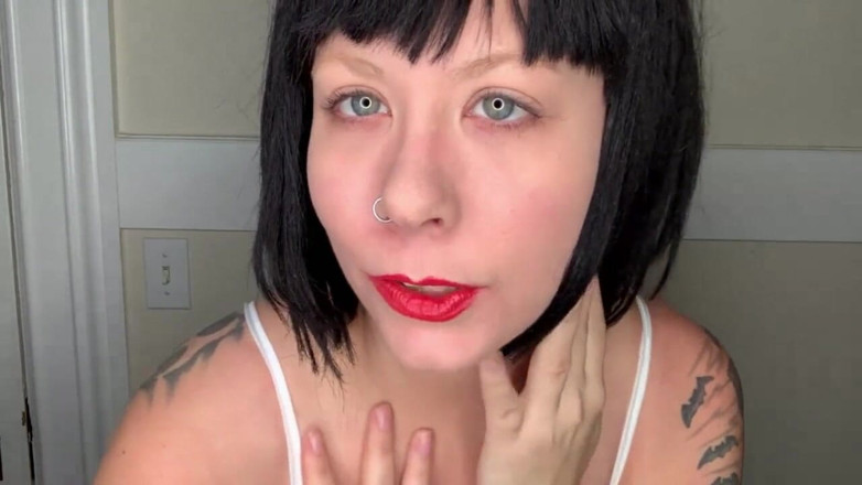 Deanna deadly: GF teases with red lips and white lingerie