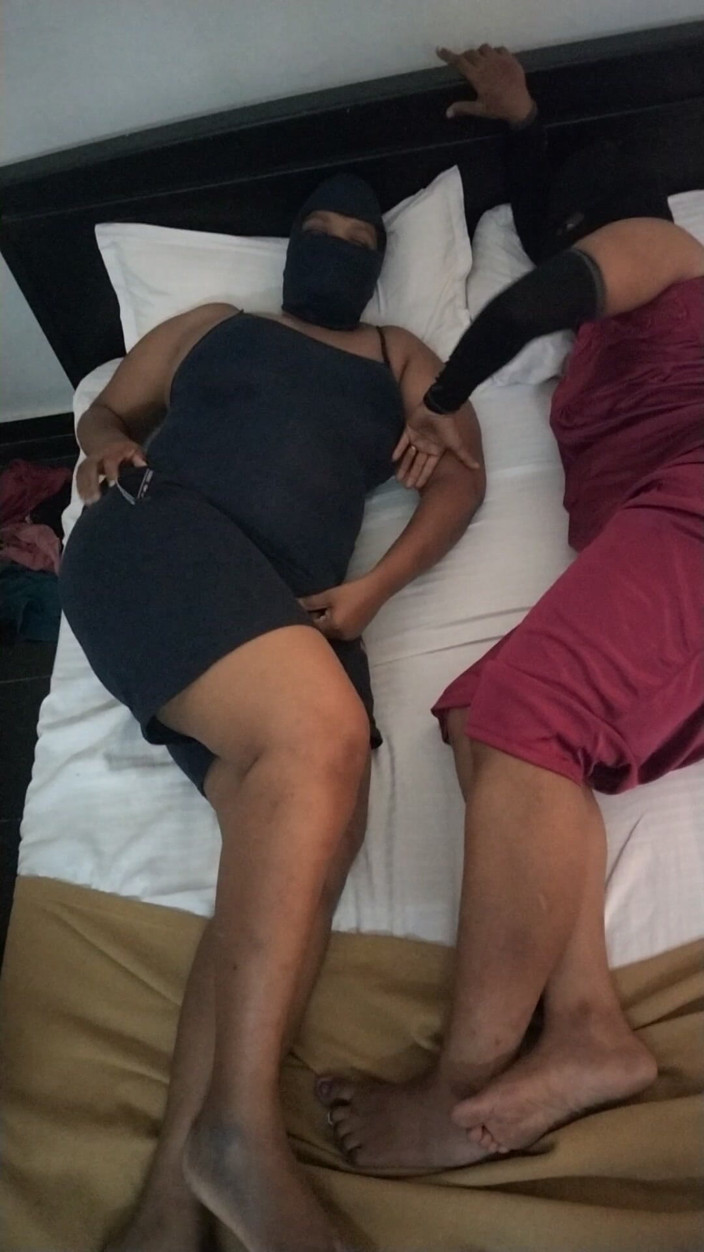 Tamil lesbian: Lesbians Shoot - Preparation