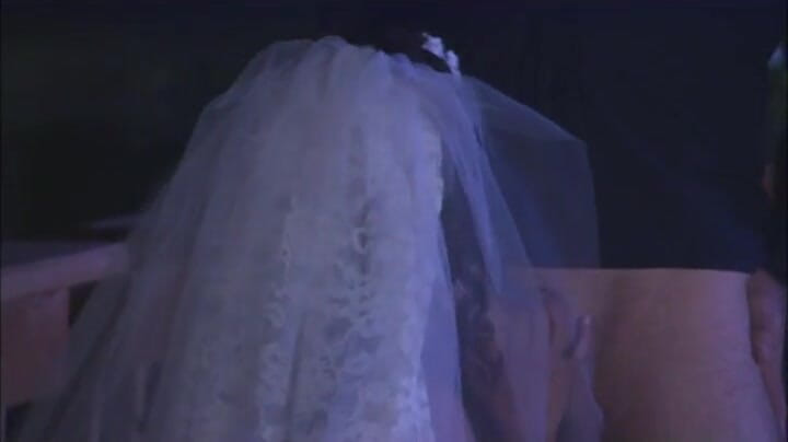 CBD Media Interracial: Busty温泉浮気妻は結婚式の後に司祭のディックに乗る