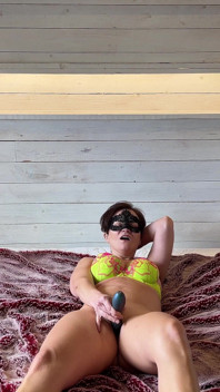 Hraní se sexy vibračním robertkem