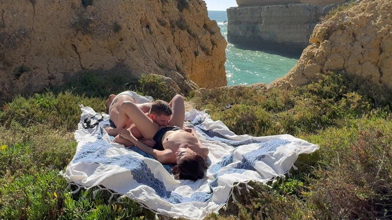 Sexy and Married: Sole mare e orgasmi