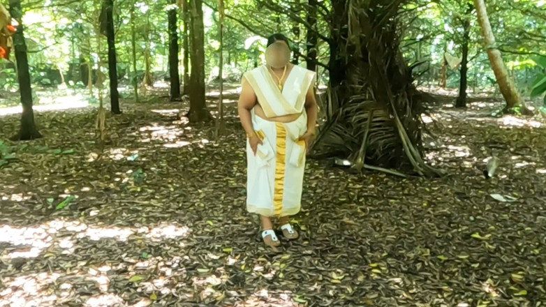 Anne Ipe: Kerala Style Traditional Set Mundu, Girl Getting Naked Outdoor Exposing...
