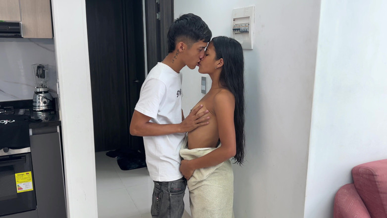 Erickandzoe: 義理の妹が、私が彼女のパンティでオナニーしているところを見つけた