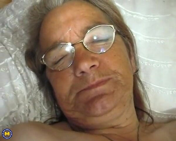 Mature NL: Porno casero de la abuela
