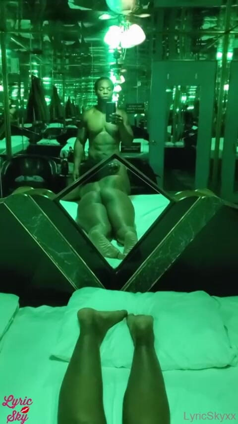 LyricsWay: První rande sex tape zrcadlová místnost Club Fuck Dreads Way &amp;...
