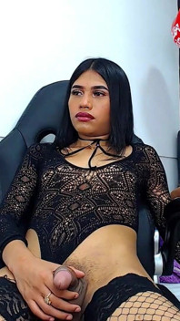 İki Trans Kızla Zevkte Kendimi Kaybetmek Ve Bir Duygu Dünyası