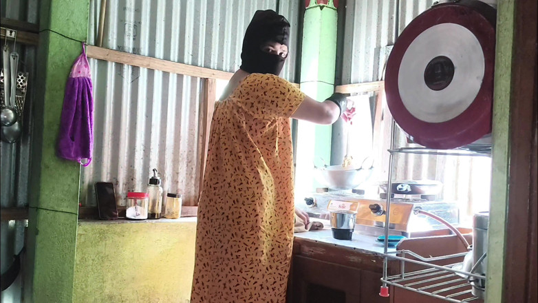 Naughtywifemonalisha178: Kdy je čas vařit to zasrané jídlo?
