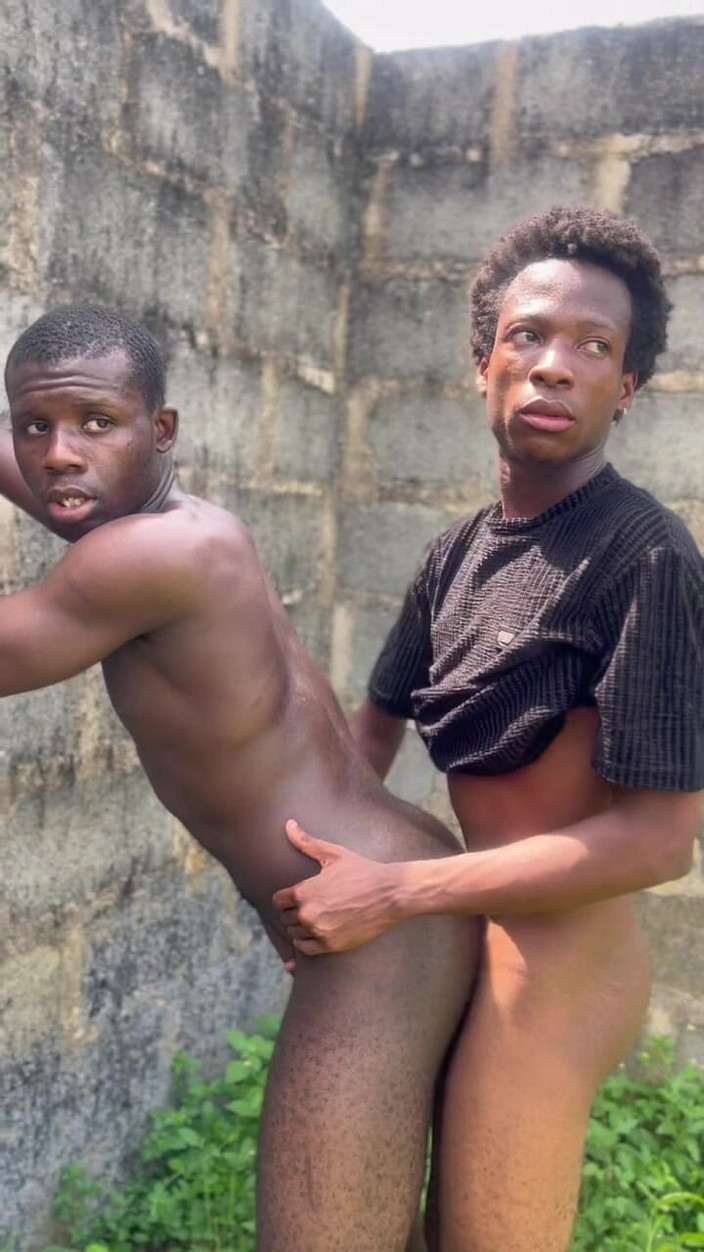 Purplecum: Heetste homo neukpartij in de bush