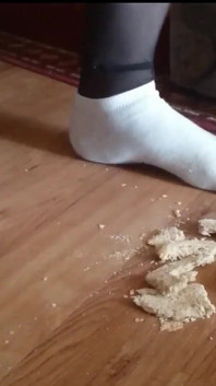 Sneaker Socks dan Toast