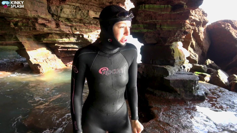 UKCuteGirl Lucy Lauren: Incontro nella grotta wetsuit: divertimento segreto con uno sconosciuto misterioso