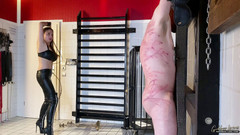 Goddess Lena: Bičována na kříži svatého Andrewa