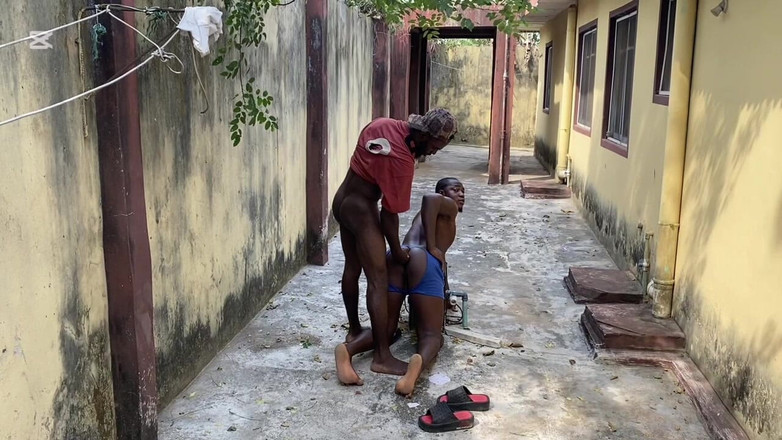 Bigmigh: 继父和大屁股