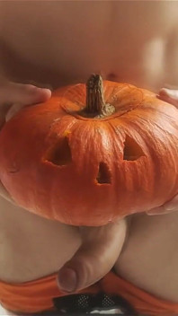 Un Mec Français Baise Un Meilleur Légume De Citrouille Pour Baiser (vidéo D’halloween)