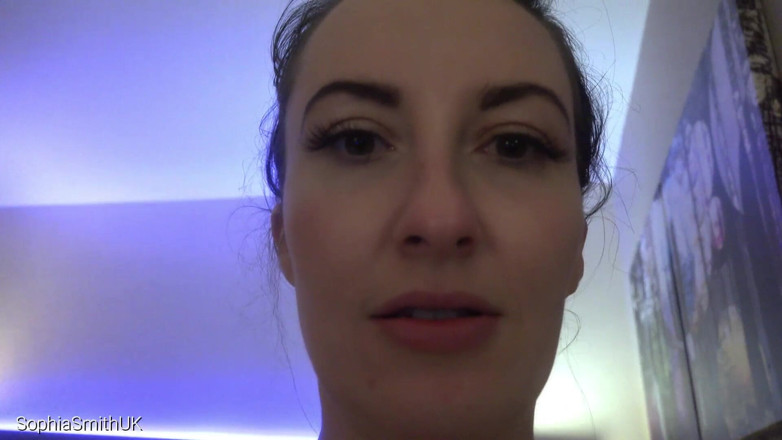 SophiaSmithUK: ASMr un grande bacio