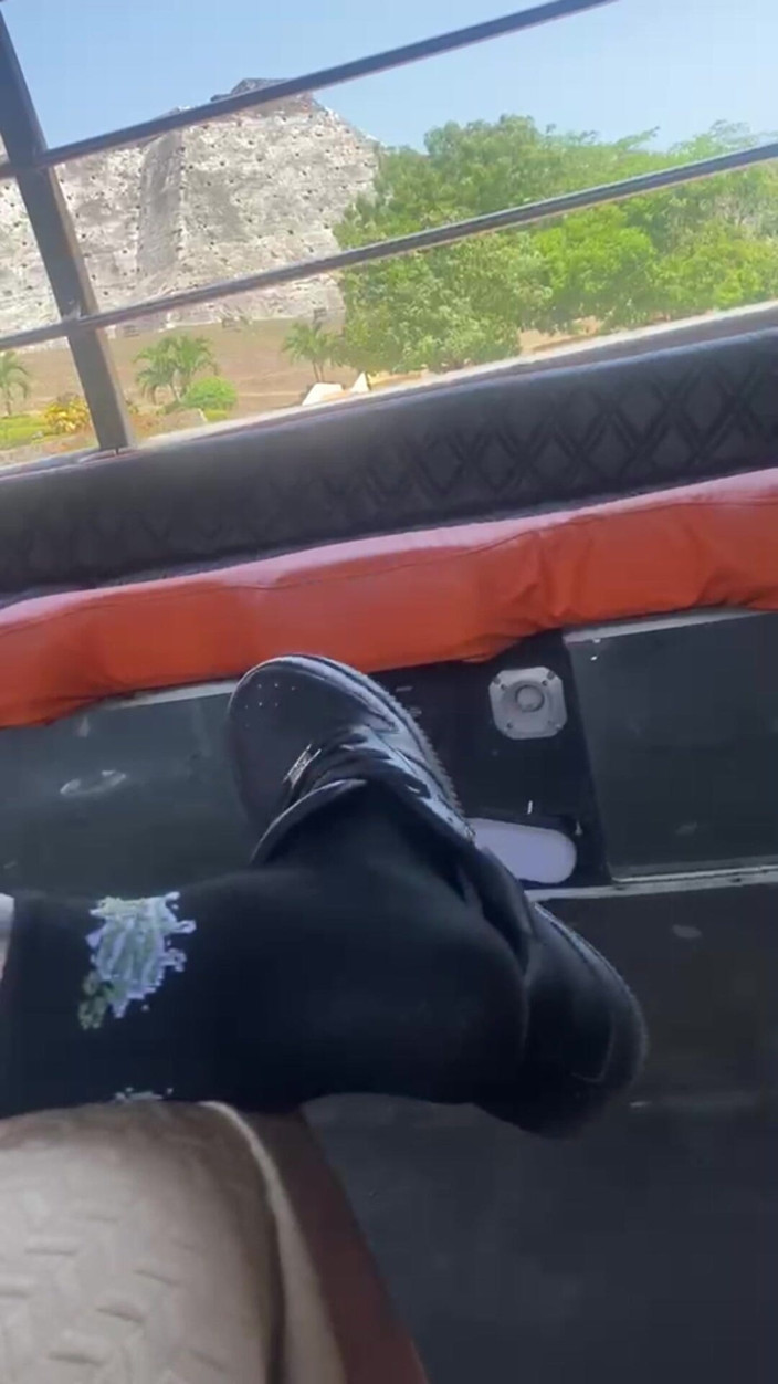 Mr Feet Colombia: Berjalan Melalui Istana Cartagena Dan Saya Menanggalkan Kasut Saya Untuk...