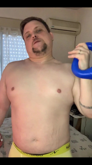 Wrongskiy: Here’s a Little Tutorial for Working Out at Home