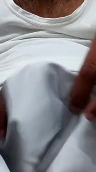Saten ipek elle muamele porno - saten ipeksi beyaz takım elbise yarak kafasına sürtüyor (86)