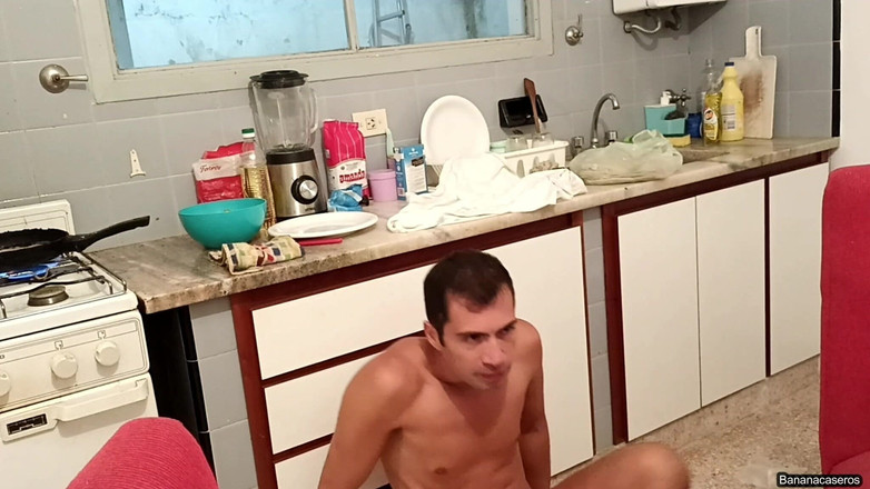 Bananacaseros: Sialan Di Dapur Dengan Penis Cantik Ayah Tiri Muda Saya