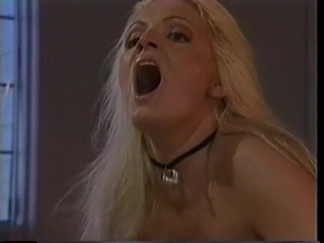 Old Good Porn: Alla splendida ragazza piace quando si fa sbattere forte la...