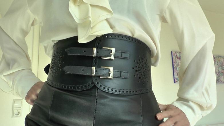 Lady Victoria Valente: Široký těsný pás část 76 Lady Victoria Valente