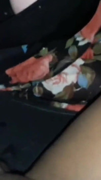 Une grosse noire se fait facefucker dans ma voiture