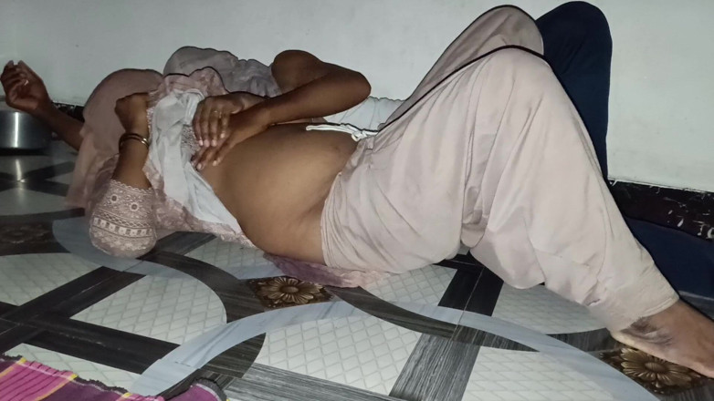 Bhabhi UP: Casal indiano