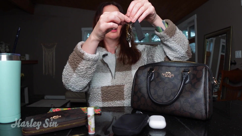 Harley Sin: Whatsinmybag