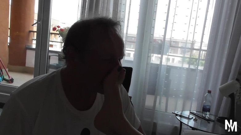 Nikky Thorne: Tesão velho escravo adora lamber pés de seu mestre