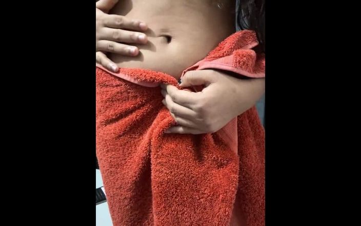 Indian Tubes: Wife Show Her Ass Hole in Bathroom.