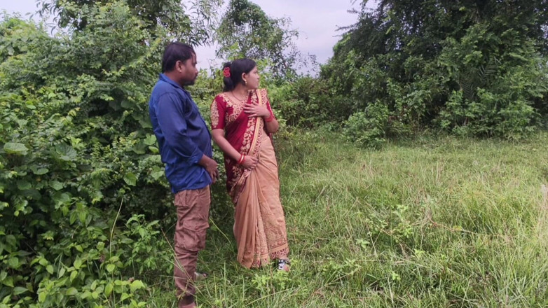 Sona bhabhi: Odia village house wife hard - foda central com seu namorado...