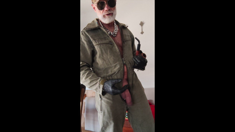 MusclesCigarsFFPig: Papa raucht und pumpt
