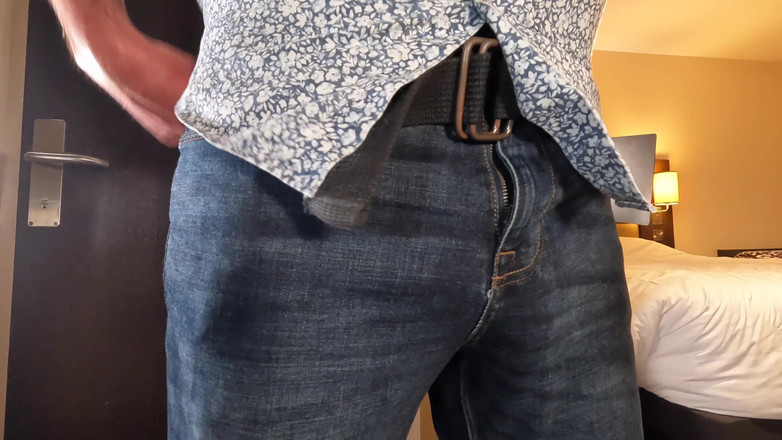The Perfect Cock: 아빠 곰을 부드럽게, 매달고 괴롭히는