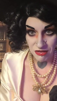 Lady Dimitrescu Has a Snack