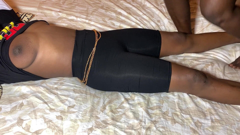 Fridayborn3: Slimthick 非洲紧致阴户少女被干