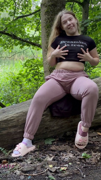 Cizinec se ke mně přidává, zatímco venku masturbuje