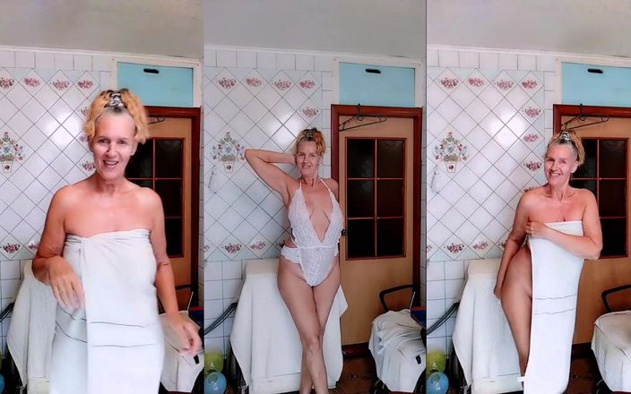 Lukerya: Quente dona de casa Lukerya em lingerie de renda branca