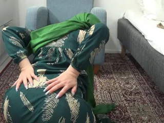 Fucking My Arab Stepmom After She Masturbate with Huge Black Dildo