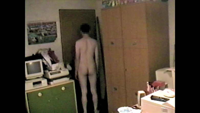 Mark Hannes: Pene corpo pipì e slip presentazione e masturbazione gobba 18 anni...