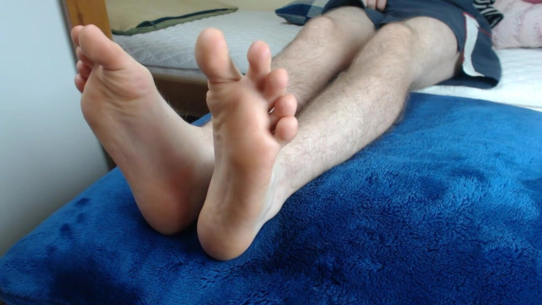 xblueboyz: Ich auf Twinks Füßen