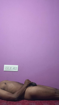 男孩在10分钟内连续两次高潮和强烈的高潮。