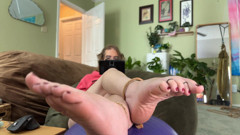 Goon Out to My Perfect Feet While I Play Hades 2