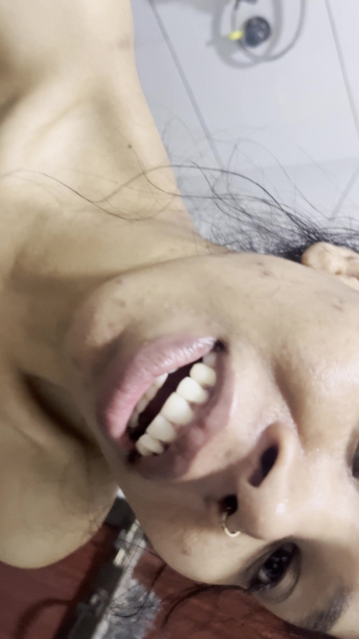 NikiRathod: Tắm tình dục với bạn trai trên ghế nhà vệ...