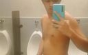 Rent A Gay Productions: Genç asyalı genç adam halka açık mcdonnalds tuvaletinde mastürbasyon yapıyor