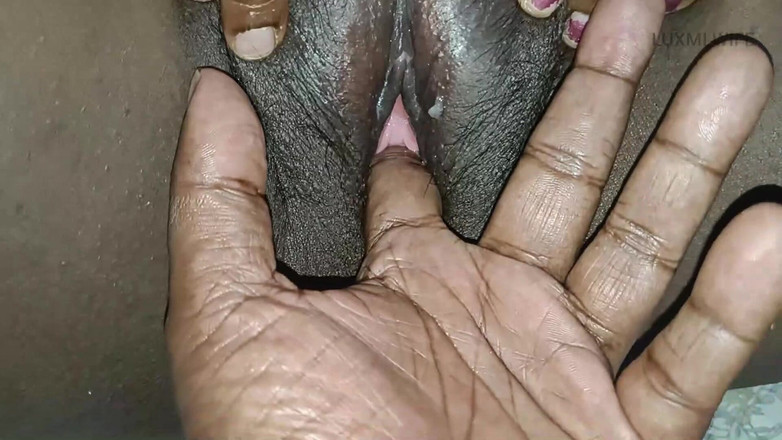 Luxmi Wife: Massagegerät fingert die muschi der ehefrau -4