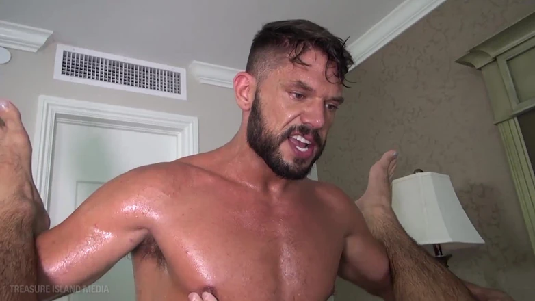 Treasure Island Media: Скачу на южном члене